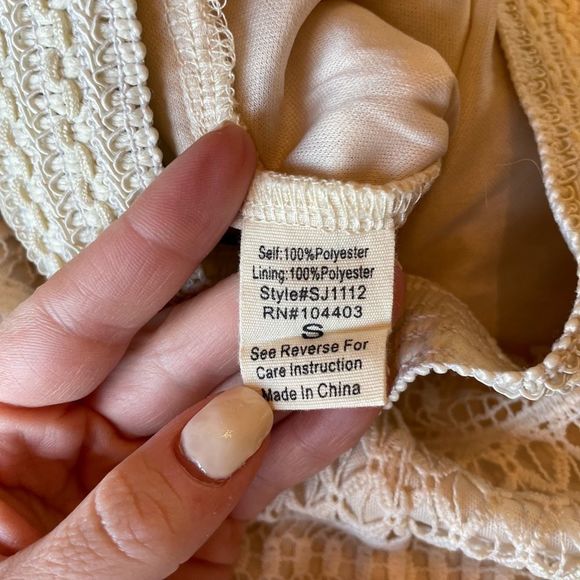 Nordstrom brand - Elastic waist Crotchet Lace Cream colored skirt - Size S - Picture 4 of 6